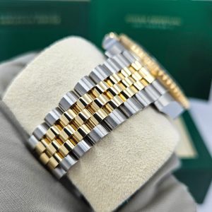 Rolex GMT-Master II, 40mm, Oystersteel and 18k Yellow Gold, Ref# 126713GRNR-0001 1:1
