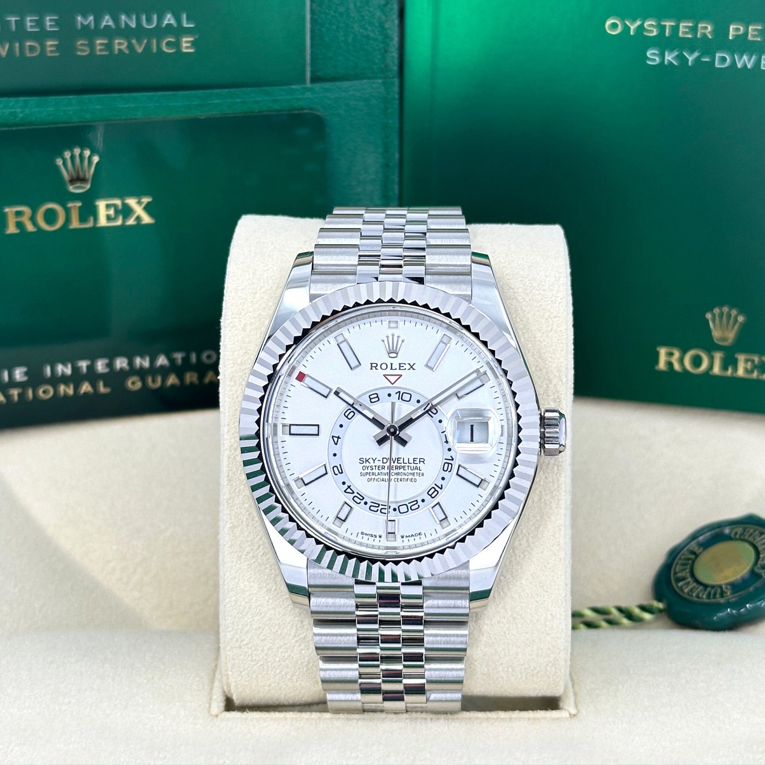 Rolex Sky-Dweller, 42mm, Oystersteel and 18k White Gold, White, Jubilee, Ref# 336934-0004 1:1