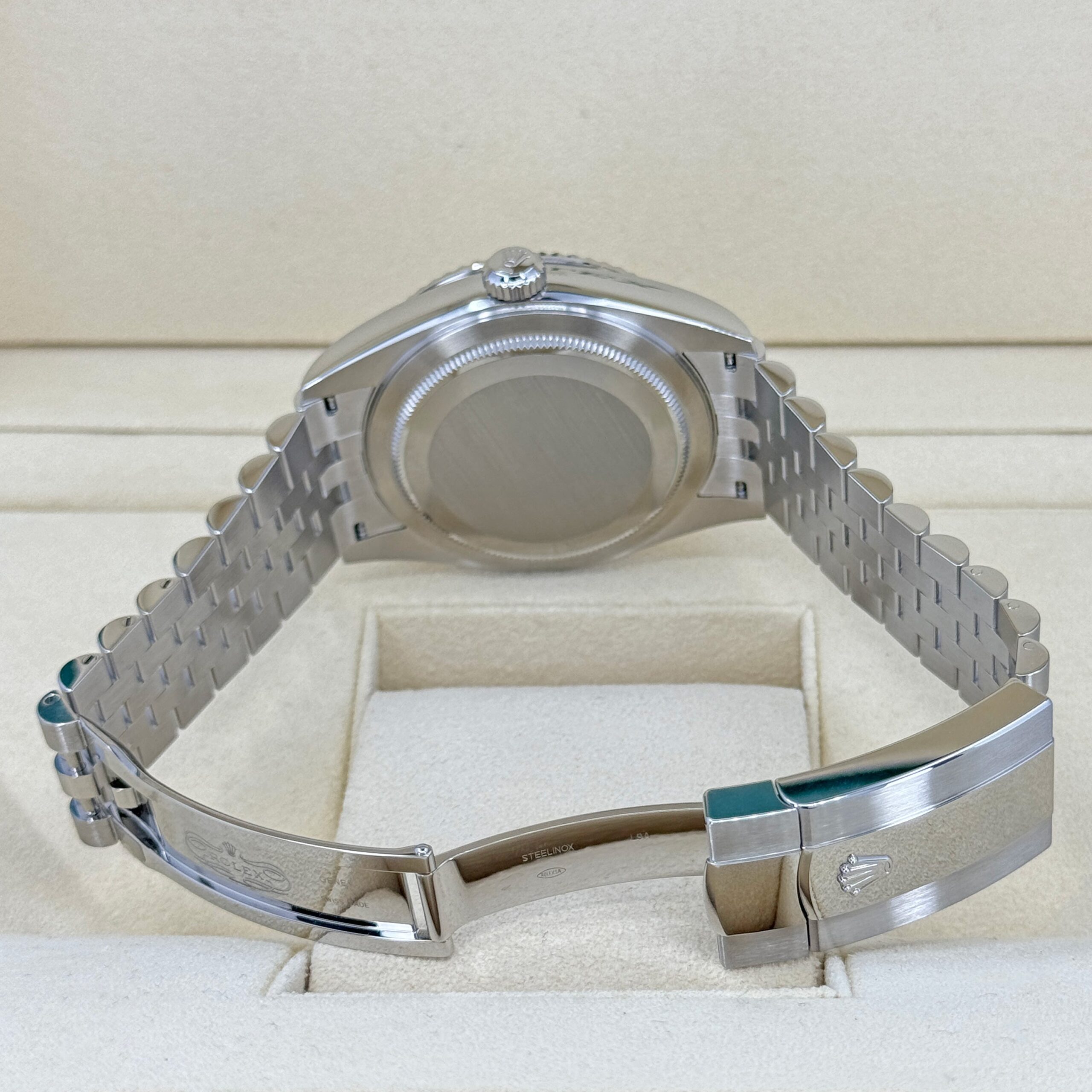 Rolex Sky-Dweller, 42mm, Oystersteel and 18k White Gold, White, Jubilee, Ref# 336934-0004 1:1